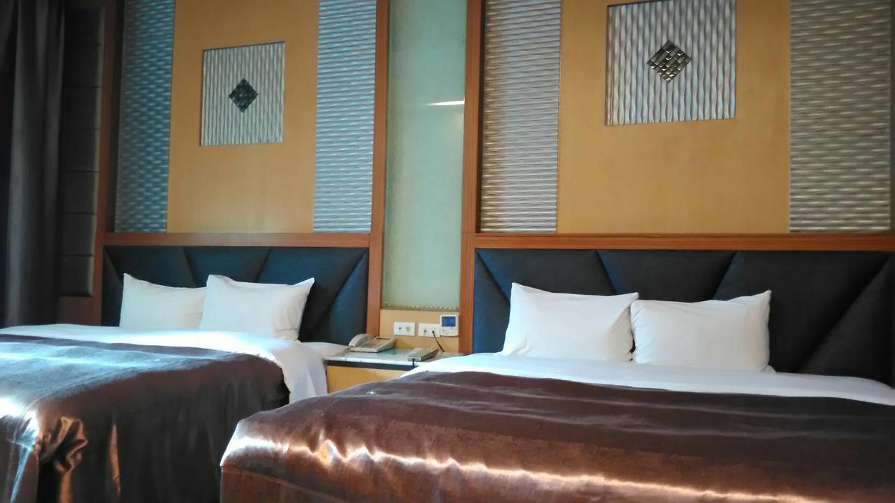 Michelle Motel Taichung Exterior foto