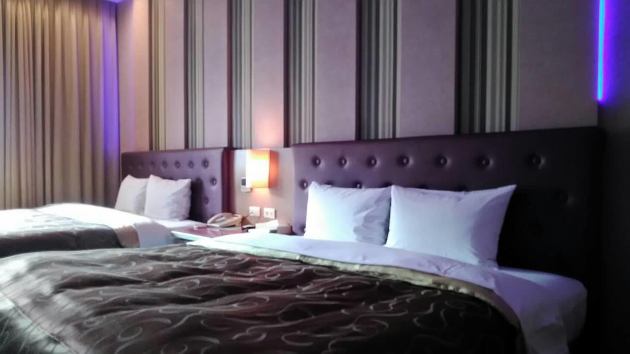 Michelle Motel Taichung Exterior foto